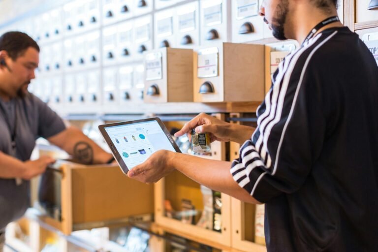 How to Choose the Right Software to Streamline Your Workflow
